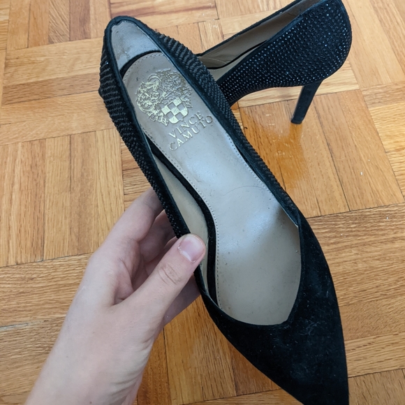 Never worn Vince Camuto black leather heels in size 6 - Picture 2 of 3